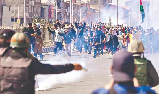 14 hurt in jk protests