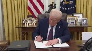 uploads/286111511_trump_2.webp