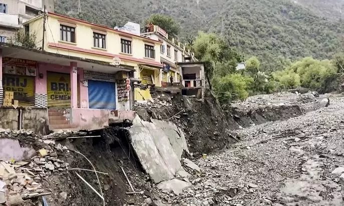 uploads/33123800_528261_flash_flood_in_ramban.webp