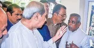 uploads/470122032_naveen_patt.webp