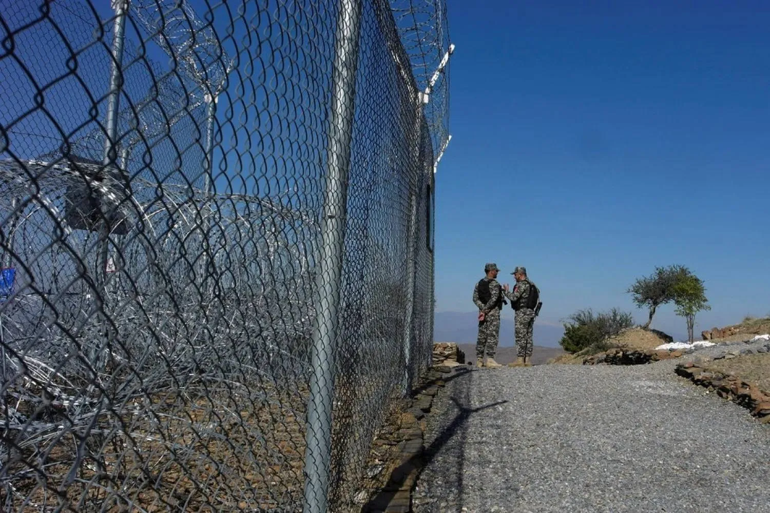pakistan claims afghan taliban attacked border posts kabul rejects allegation