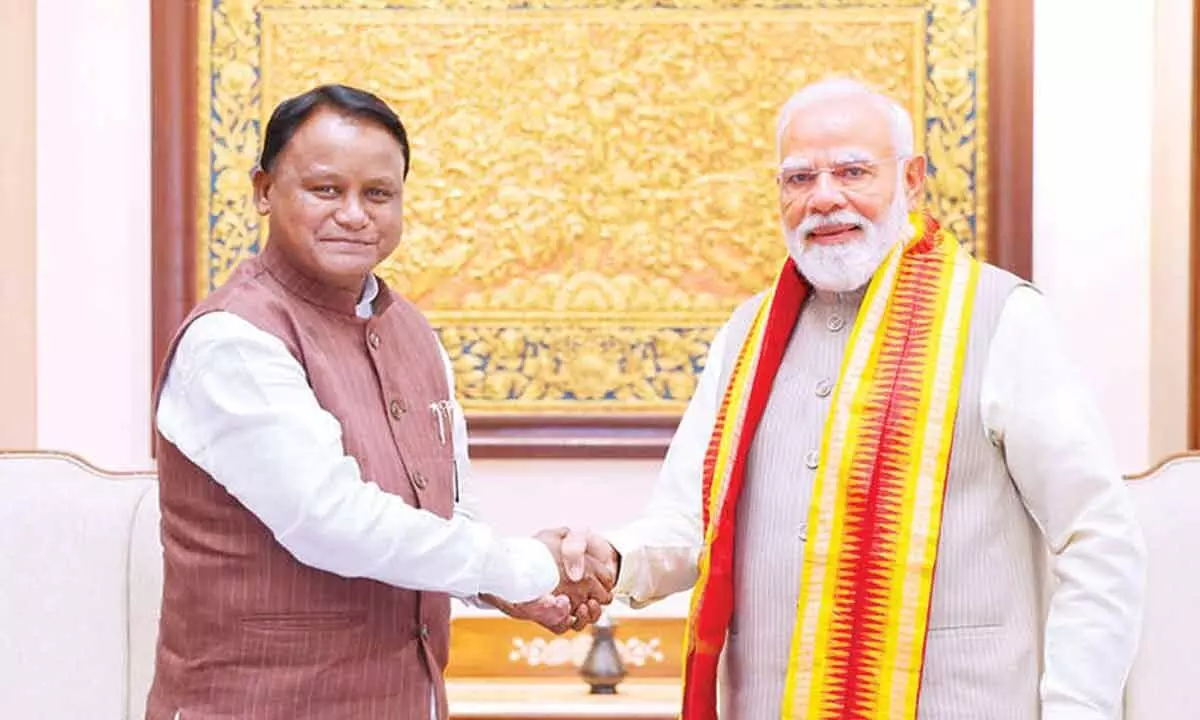 cm invites pm for odisha govts anniversary celebrations
