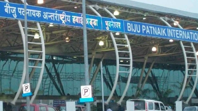 4 crore hydroponic weed seized at bhubaneswar airport