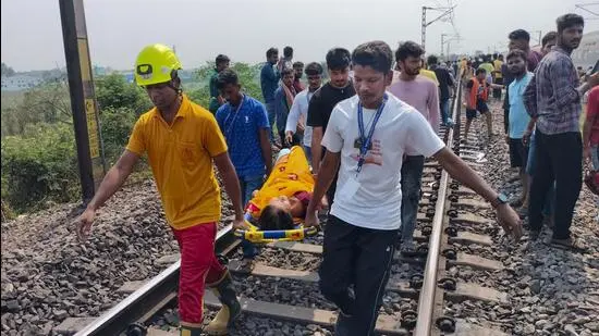 uploads/759155056_Rescue_operation_underway_after_11_coaches_of_the__1743332251078.webp