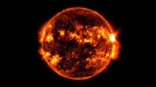 uploads/953114616_solar.webp